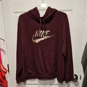 nike women's pro hyperwarm engineered print hoodie